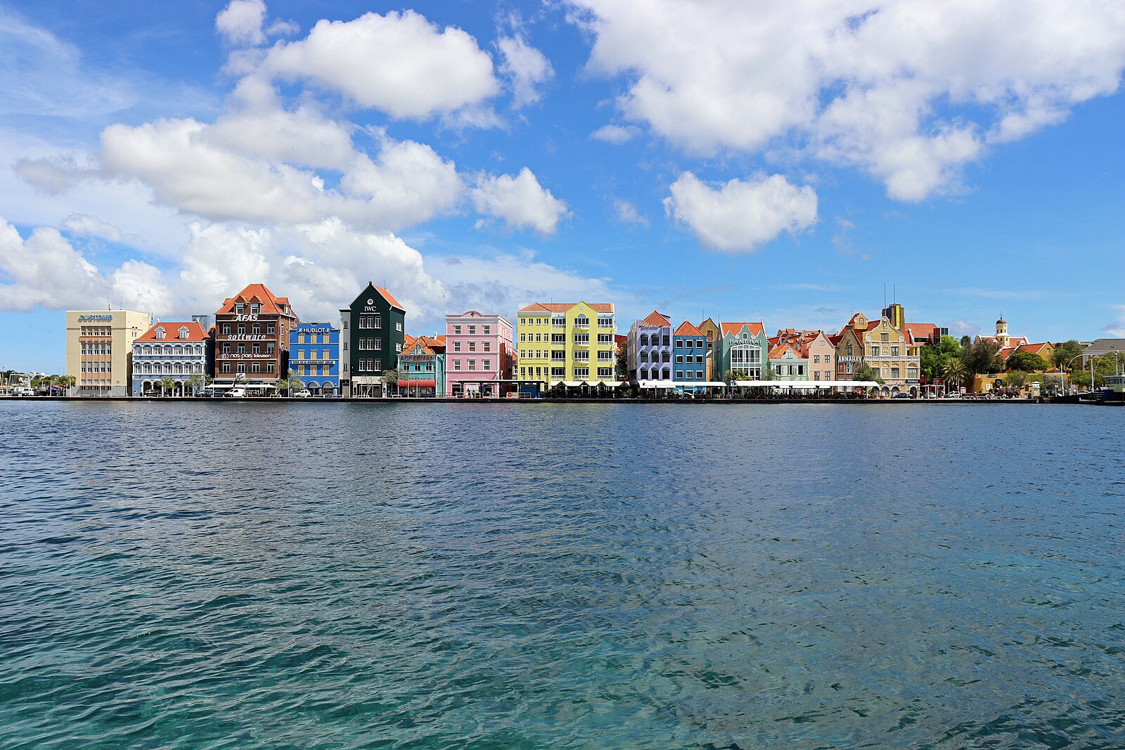 Colorful Handelskade waterfront facades in Willemstad, Curaçao