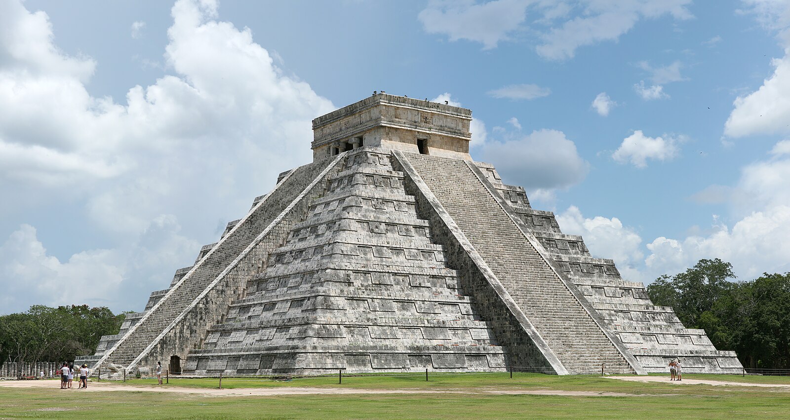 El Castillo pyramid at Chichen Itza, iconic Mayan ruins in Yucatan, Mexico